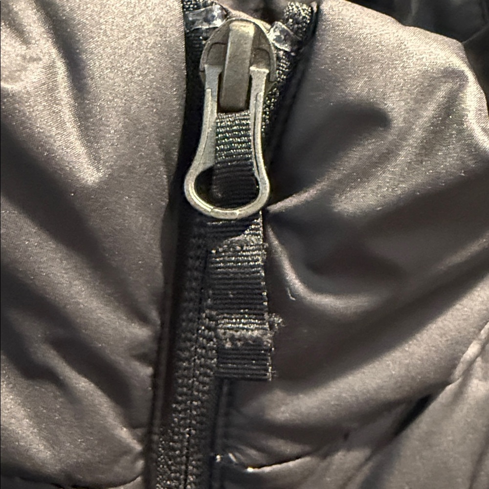 The North Face Aconcagua 3 Down Vest Black Size Large NWOT MSRP $180 - Picture 8 of 9